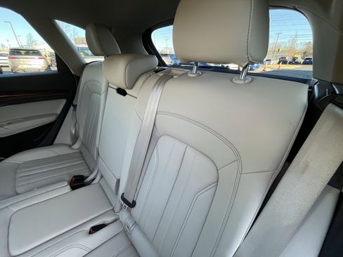 Used 2021 Audi Q5 Premium w/ Convenience Package image 29