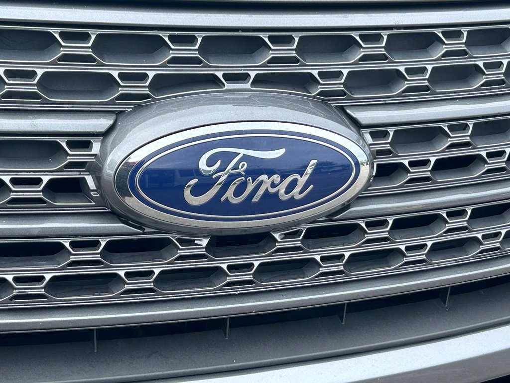 Used 2023 Ford Explorer XLT w/ Equipment Group 202A RWD image 18
