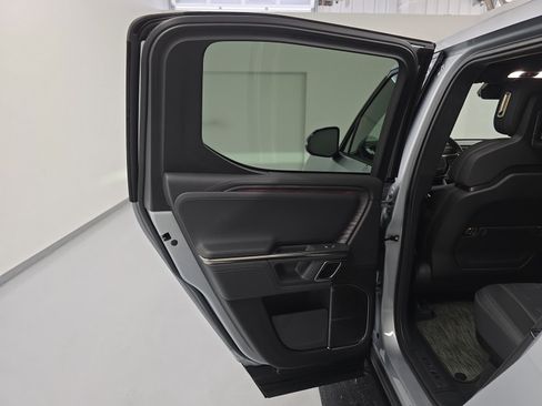 Used 2022 Rivian R1T Adventure AWD/4WD image 16