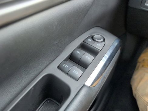 Used 2025 Chevrolet Traverse LT image 16