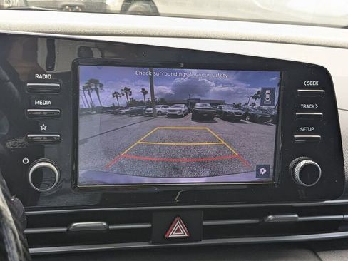 Used 2021 Hyundai Elantra SEL w/ Convenience Package image 18