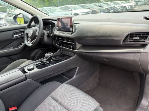 Used 2024 Nissan Rogue SV AWD/4WD image 31