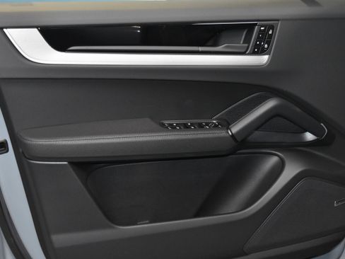 New 2026 Porsche Cayenne Coupe image 6