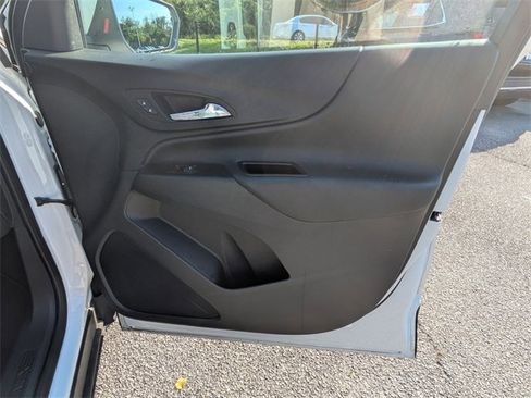 Used 2024 Chevrolet Equinox LT image 36