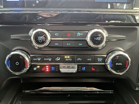 New 2026 Ford F250 Lariat w/ Black Appearance Package image 25