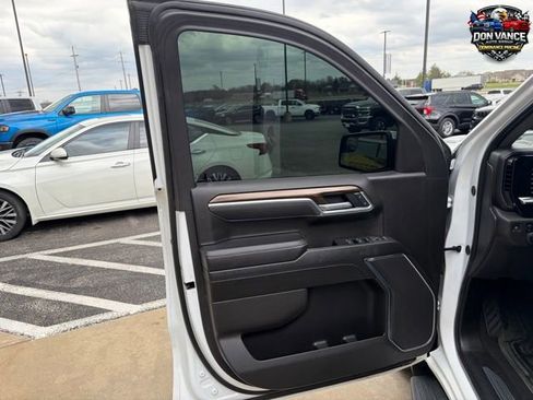 Used 2025 Chevrolet Silverado 1500 LT AWD/4WD image 9