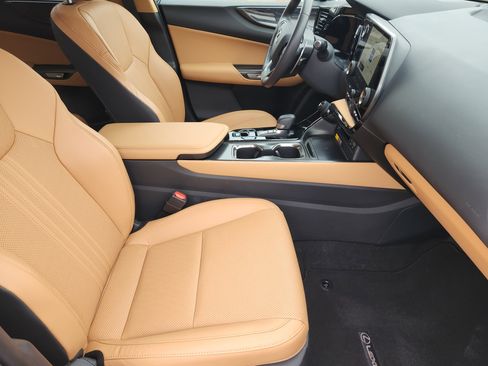 Certified 2025 Lexus NX 250 FWD w/ Premium Package image 18