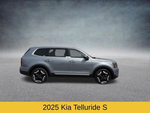 Used 2025 Kia Telluride S FWD image 3