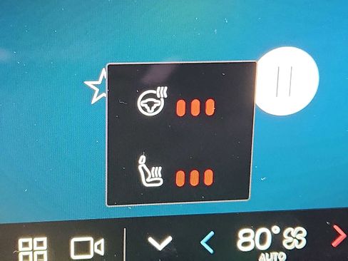 Used 2025 Volvo XC40 B5 Ultra w/ Protection Package Premier image 26