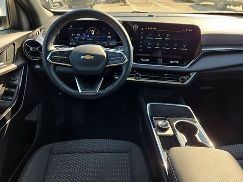Used 2026 Chevrolet Equinox LT FWD image 29