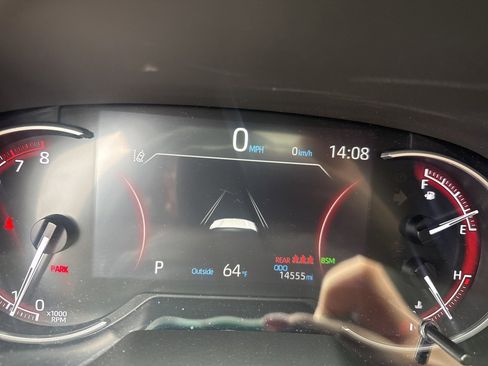 Used 2025 Toyota RAV4 XLE w/ Convenience Package image 9