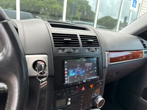 Used 2006 Volkswagen Touareg V8 AWD/4WD image 5