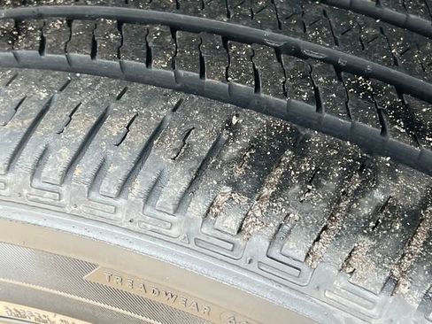 Used 2023 Jeep Grand Cherokee L Laredo image 10