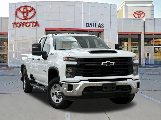Used 2025 Chevrolet Silverado 2500 W/T w/ WT/CX Safety Package AWD/4WD image 1