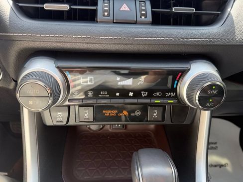 Used 2019 Toyota RAV4 Limited w/ All Weather Liner Package AWD/4WD image 18