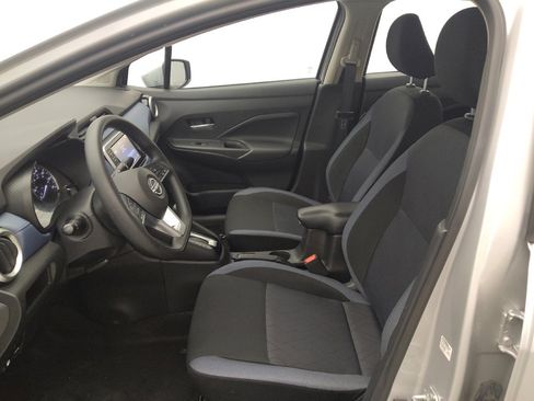 Used 2025 Nissan Versa SV image 17