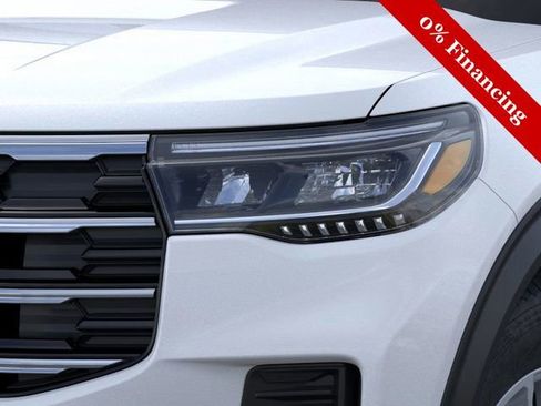 New 2025 Ford Explorer Active image 18