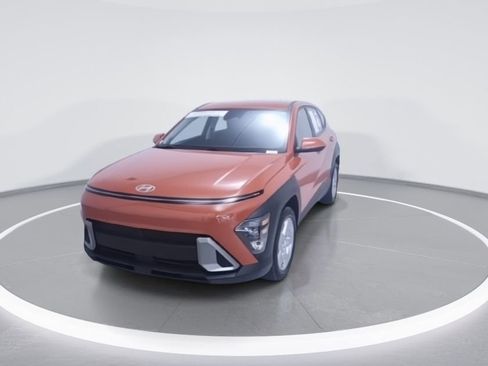 Used 2025 Hyundai Kona SE FWD image 6