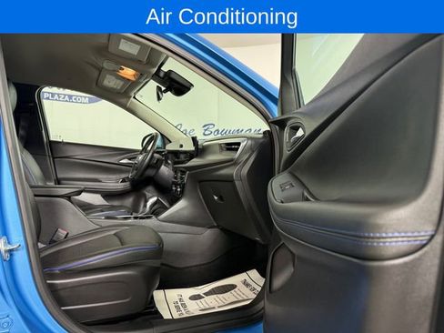 Used 2025 Buick Encore GX Sport Touring w/ Comfort Package AWD/4WD image 17