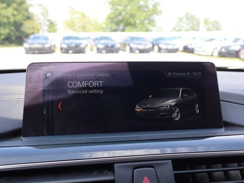 Used 2018 BMW 328d xDrive Wagon AWD/4WD image 31