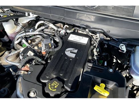 Used 2025 RAM 2500 Big Horn AWD/4WD image 32