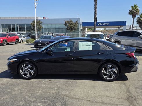 New 2025 Hyundai Elantra Sport image 12