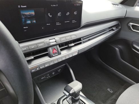 Used 2025 Kia K4 FWD image 28