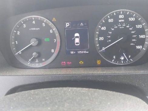 Used 2020 Nissan Versa S image 19