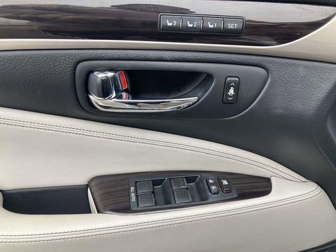 Used 2013 Lexus LS 460 Base image 19