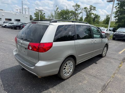 Used 2007 Toyota Sienna LE FWD image 3