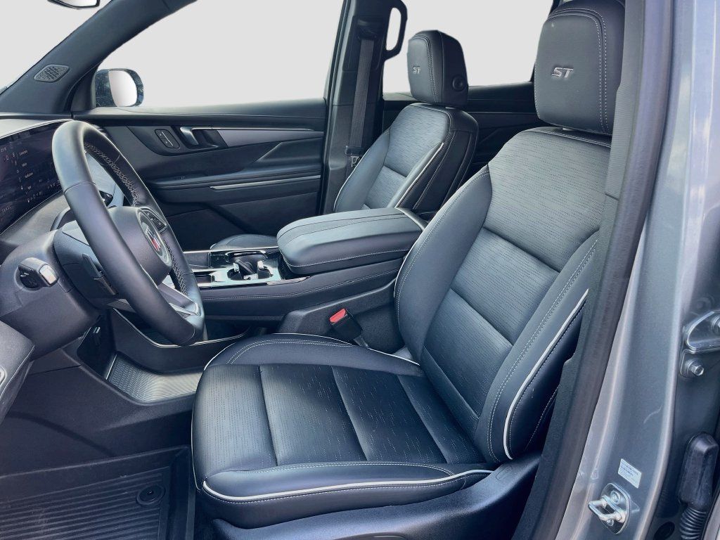 Used 2025 Buick Enclave Sport Touring FWD image 22