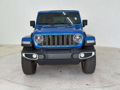 Used 2025 Jeep Wrangler Unlimited Sahara w/ Safety Group AWD/4WD image 6