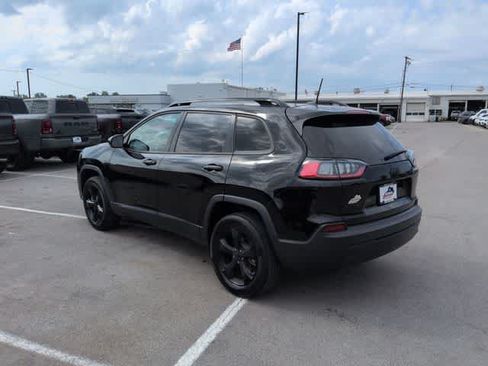 Used 2021 Jeep Cherokee Latitude AWD/4WD image 6