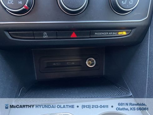 Used 2022 Volkswagen Atlas Cross Sport SE image 26