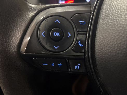 Used 2021 Toyota RAV4 XLE AWD/4WD image 17