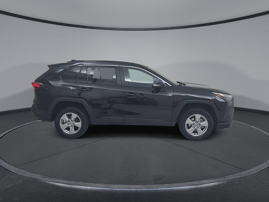 Used 2025 Toyota RAV4 XLE AWD/4WD image 19