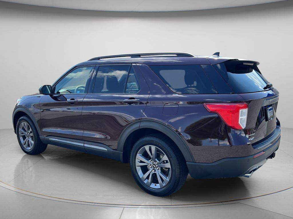 Used 2023 Ford Explorer XLT w/ Equipment Group 202A AWD/4WD image 5