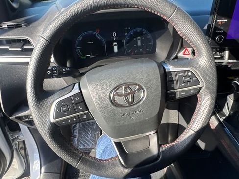 Certified 2025 Toyota Sienna XSE image 36