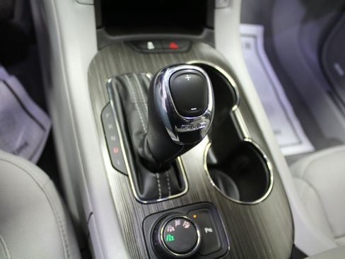 Used 2017 GMC Acadia SLT image 19