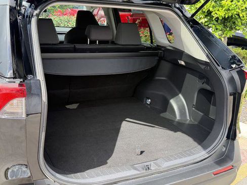 Certified 2023 Toyota RAV4 XLE FWD image 23