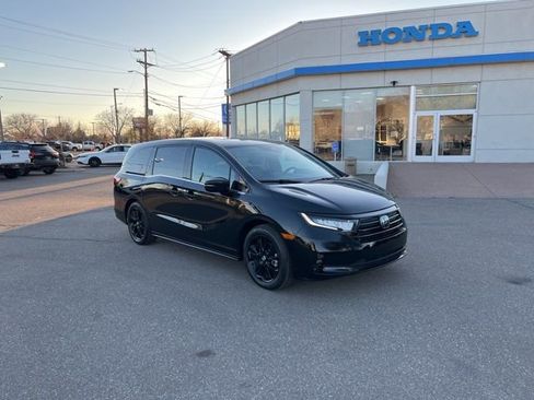 Certified 2024 Honda Odyssey Sport image 1