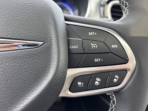 New 2026 Chrysler Pacifica Limited image 31