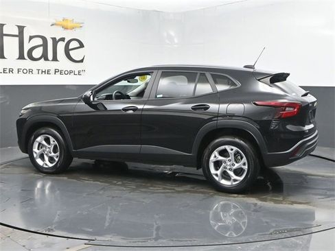 Used 2024 Chevrolet Trax LS w/ LS Convenience Package image 51