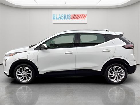 Used 2022 Chevrolet Bolt EUV LT w/ Driver Confidence Package image 6