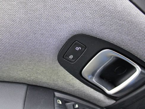 Used 2018 BMW i3 w/ Range Extender image 15