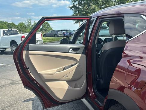 Used 2019 Hyundai Tucson Limited w/ Cargo Package AWD/4WD image 27