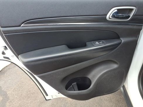 Used 2019 Jeep Grand Cherokee Limited image 22