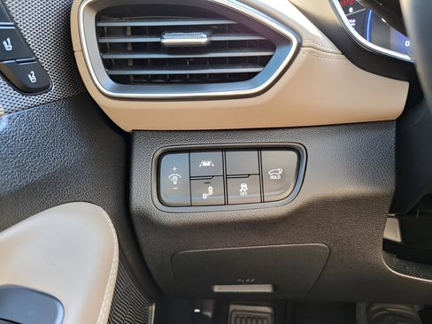 Used 2019 Hyundai Santa Fe FWD image 32