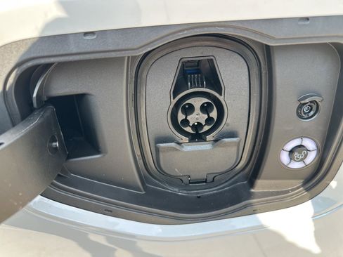 New 2025 Ford F150 Lightning Flash image 8