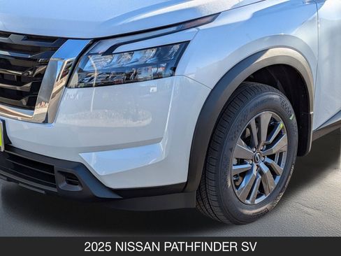 New 2025 Nissan Pathfinder SV image 10